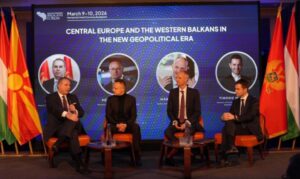 Муцунски: Во услови на засилени безбедносни и геополитички предизвици владите мора брзо да се приспособуваат и да дејствуваат заеднички