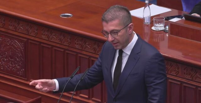 Мицкоски за Јаневска: Жената е ожалостена бидејќи сопругот неодамна ѝ почина, не е добро така некој да ѝ се обраќа