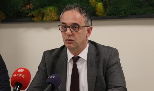 ЌЕ БАРАМЕ ОД ПРИВАТНИТЕ БОЛНИЦИ ДА КАЖАТ КОЛКУ ДОКТОРИ ОД ЈАВНОТО ЗДРАВСТВО СИ ГО ТРОШАТ РАБОТНОТО ВРЕМЕ КАЈ НИВ, КАЖА АЛИУ