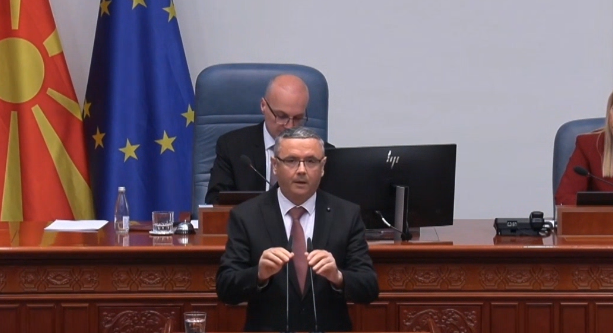 Реџепи со прашање до Мицкоски: Дали македонскиот треба да биде задолжителен за Албанците?