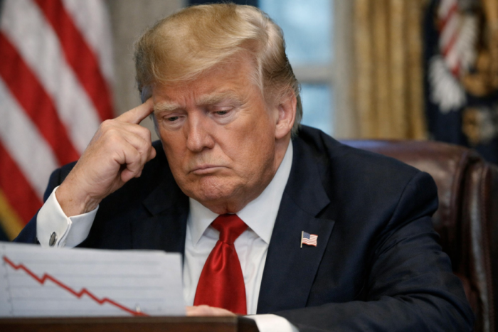 ПРЕКРСТЕН АЕОРОДРОМ ВО САД: Досегашното име Палм Бич на меѓународниот аеродром во Флорида ќе биде заменето со Доналд Трамп