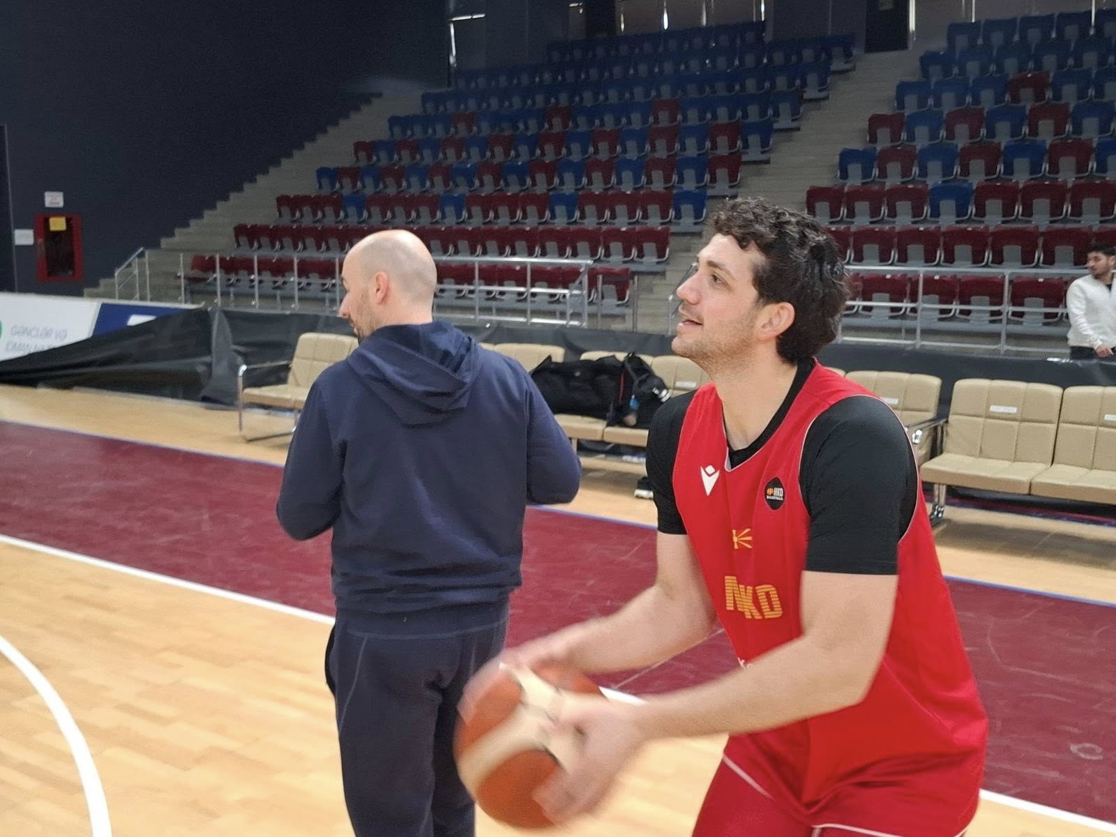 Кошаркарите тренираа во Баку, Јакимовски очекува победа