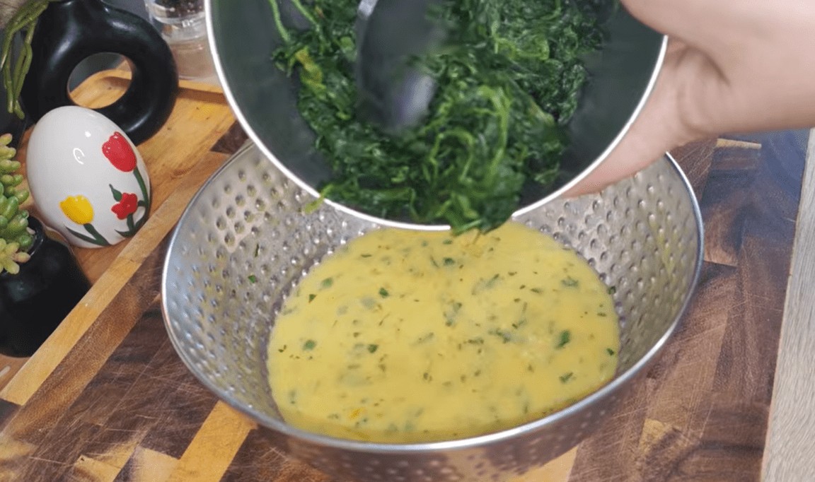 Највкусната пита без брашно што некогаш сум ја јадела: Спанаќ и печен компир во совршен спој за секоја пригода