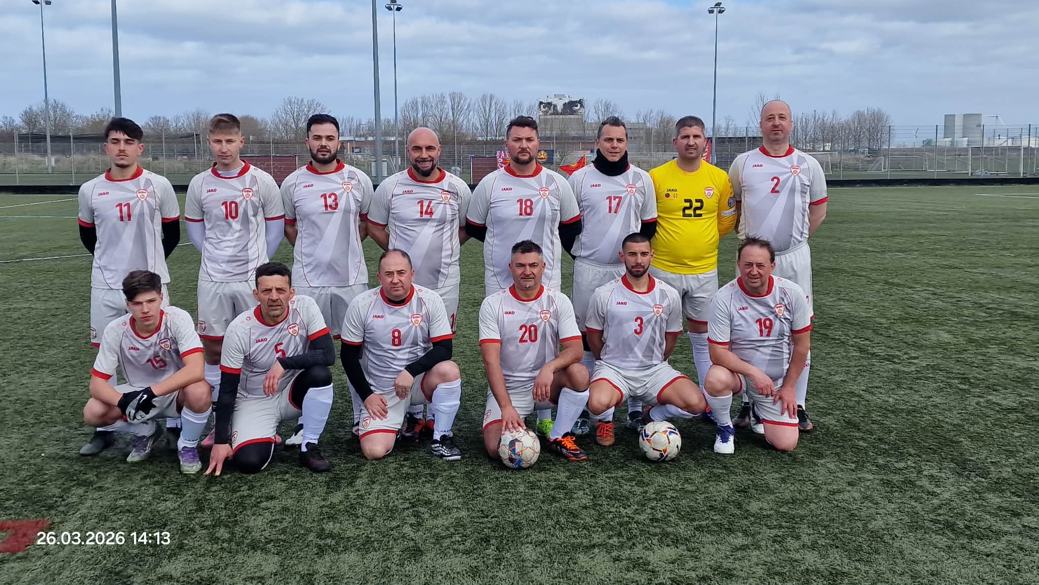 Дружење, многу забава, но и фудбалско надмудрување: Македонските и данските навивачи одиграа фудбалски меч (Фото)