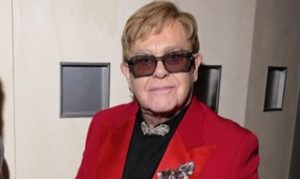 (ФОТО) ОТКРИЕНА СОСТОЈБАТА НА ЕЛТОН ЏОН ПО ГУБЕЊЕТО НА ВИДОТ: „Борба“