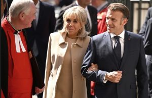 (ВИДЕО) Брижит Макрон ја пропуштила модната ревија, нејзината ќерка открила дека имала итна операција