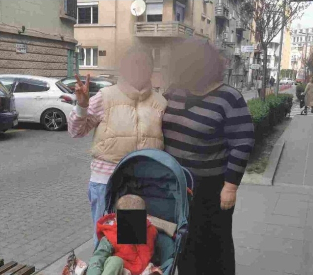 Девојката од Украина која барала помош пред маркети во Скопје, ги одбила сите видови понудена помош, објави украинското здружение во земјава