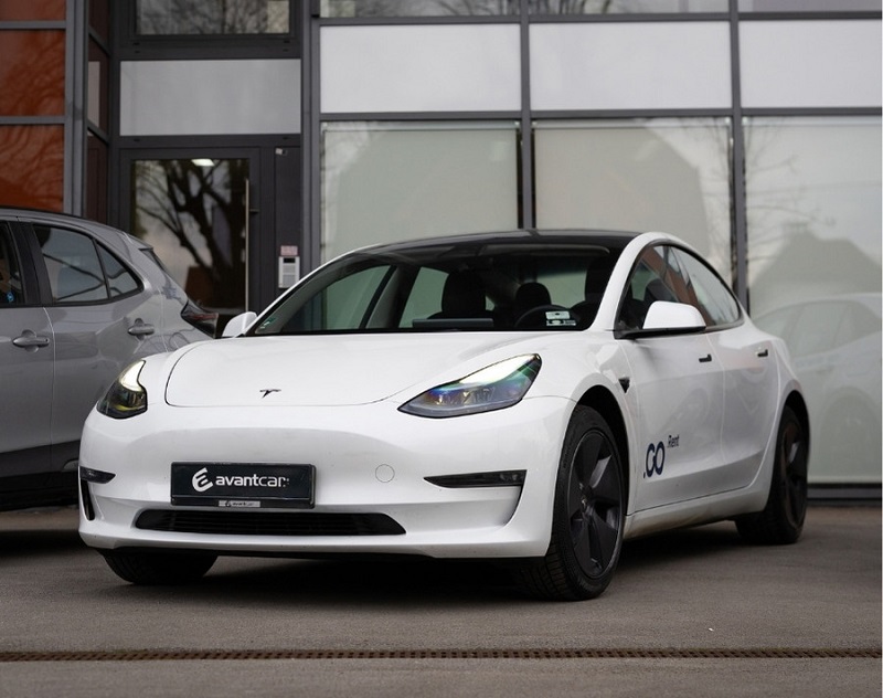 TESLA Model 3 пристигна во флотата на Avant2Go