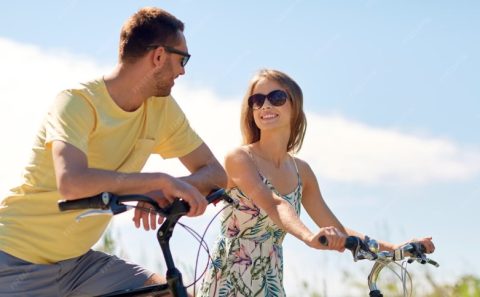 Три знаци што не треба да ги игнорирате кога првпат ќе почнете да излегувате со некого