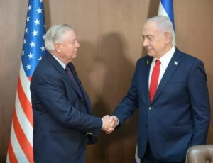 Пророштва и профитерство: Како Линдзи Греам и Нетанјаху ѝ продадоа света војна на Америка?