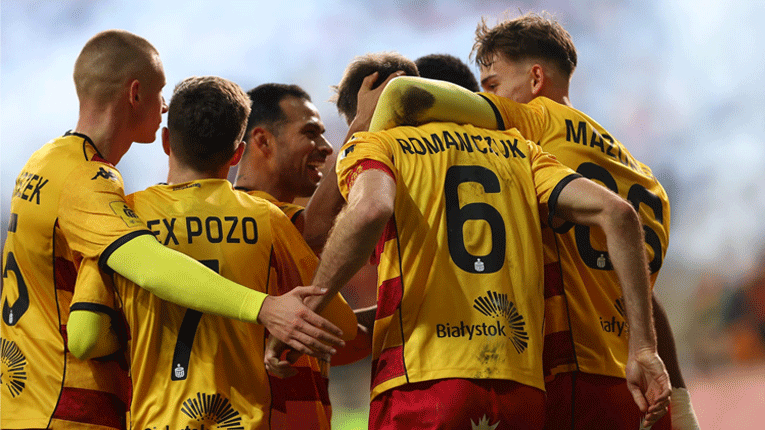 Полската Екстракласа е екстра интересна, сите 18 тимови имаат шанса за титула на девет кола до крајот