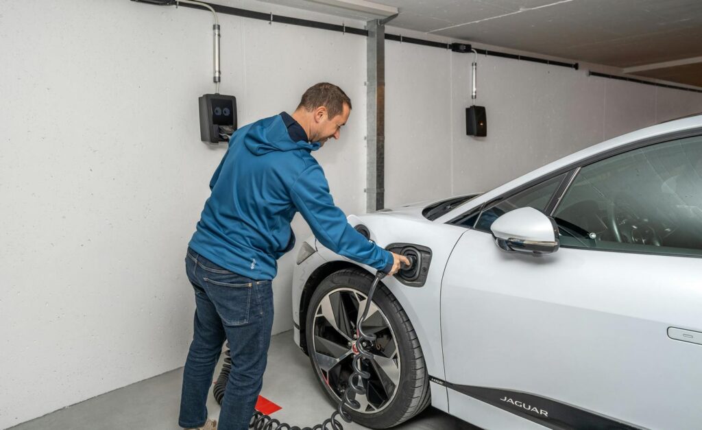 Горивото поскапе – половните електрични автомобили стануваат хит