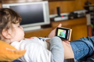 На која возраст е најсоодветно детето да го добие првиот телефон?