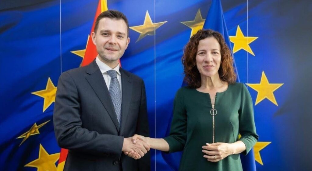 Средба на министерот Муцунски со извршната потпретседателка на ЕK Роксана Минзату: Унапредување на соработката во областа на образованието