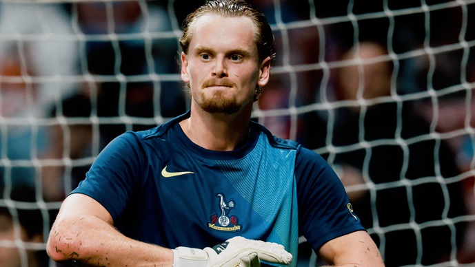 Куртоа со џентлменски потег, му пишал на трагичарот Кински: И јас сум бил понижен, Меси два пати…