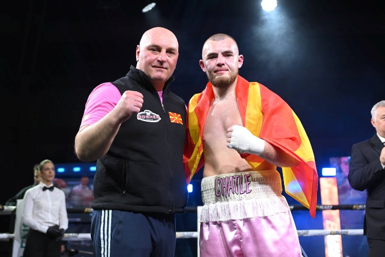 Матеј Чатлески го совлада Милош Јањанин на Балкан боксинг 7