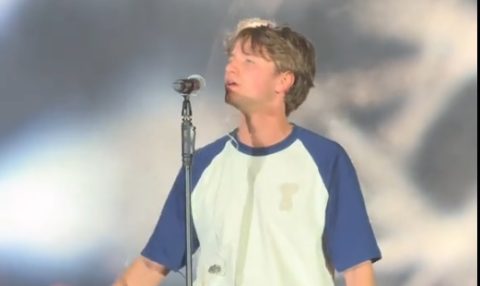 Јаков Јозиновиќ на еден од своите концерти за малку ќе завршеше фатално: Еден непромислен потег можеше да го чини живот, но за среќа се добро се заврши!(ВИДЕО)