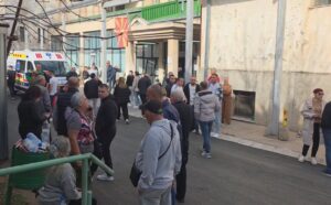 Штипската болница во првите шест часа примила околу 120 до 130 повредени од пожарот во Кочани