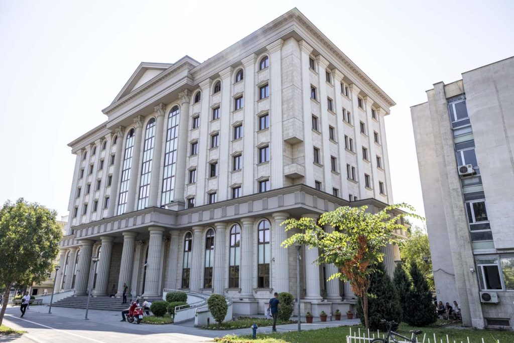 Почнува судењето против Стојанче Јовановски –  обвинет е за наведување самоубиство на сопругата Ивана која почина по пад од балкон