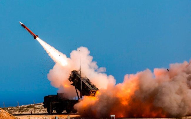 УКРАИНСКИТЕ ИНСТРУКТОРИ ШОКИРАНИ ОД НАЧИНОТ НА ВОЈУВАЊЕ ПРОТИВ ИРАН, ЗА ЕДЕН ДРОН СЕ ИСПУКУВААТ И ДО ОСУМ СКАПИ РАКЕТИ „ПАТРИОТ“