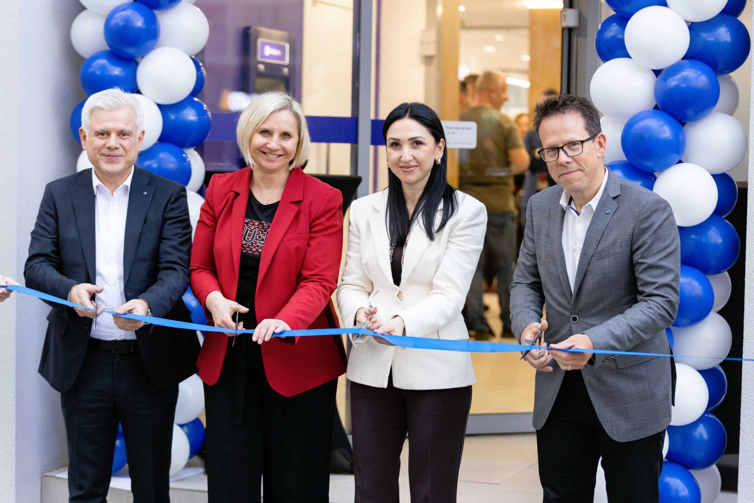 Отворена нова модерна експозитура на НЛБ Банка на локацијата „Универзална Сала“