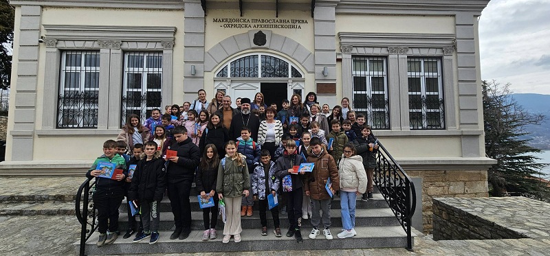 Ученици од Пештани слушаа предавање на митрополитот Георгиј