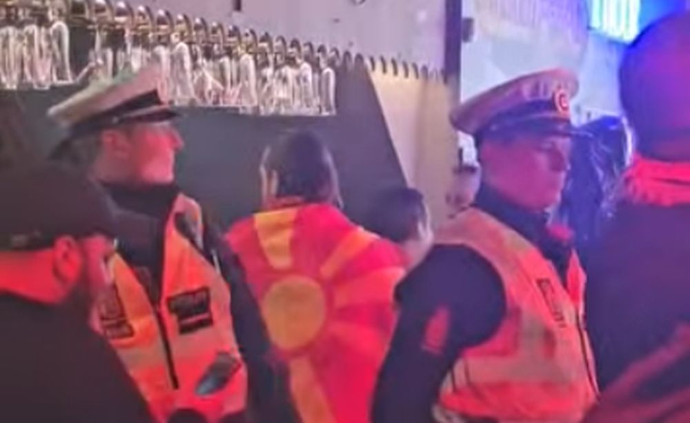 Полиција влезе во пабот со македонски навивачи, но – песната не престана! (ВИДЕО)