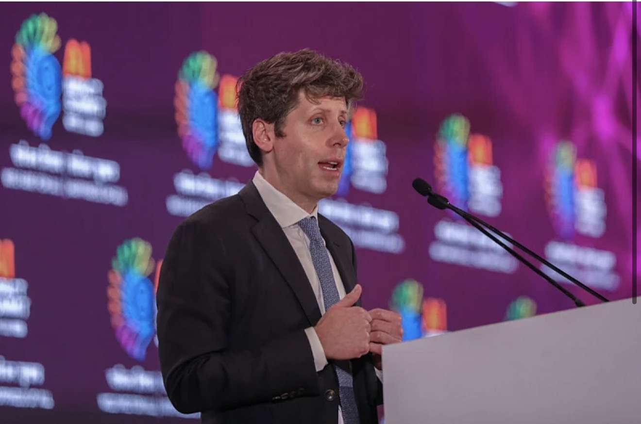 OpenAI развива „супер апликација“ за десктоп компјутери која ги обединува ChatGPT, браузер и апликацијата Codex.