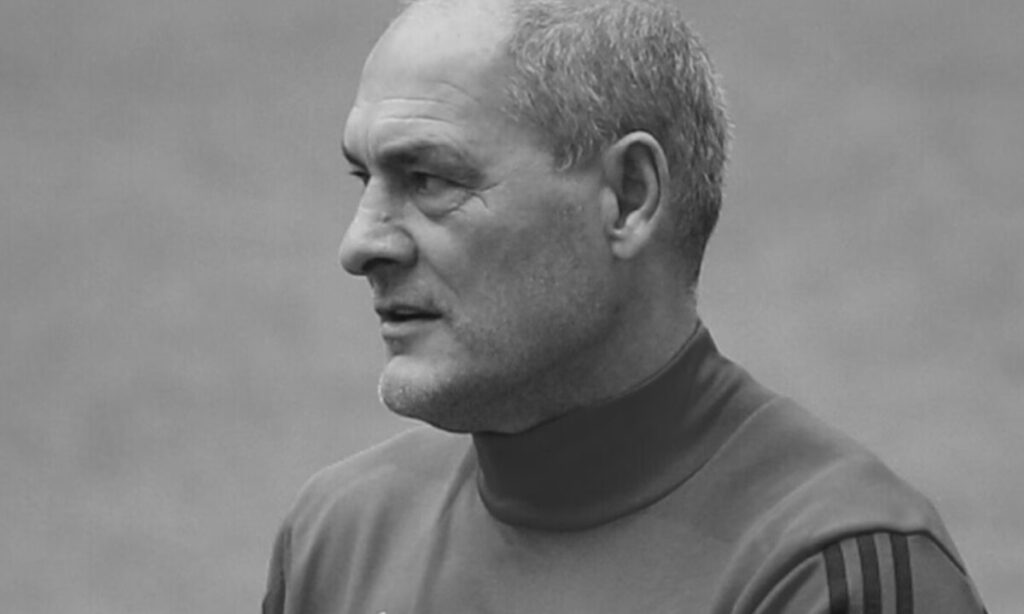 Тага во Португалија: Почина легендата и „десната рака“ на Мурињо