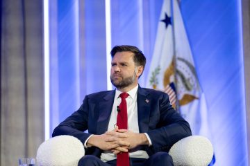 Џеј Ди Венс: Бев опседнат со НЛО, а верувам дека вонземјаните се всушност демони