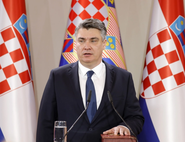 Милановиќ: Загрижен сум што Србија се вооружува со офанзивно оружје