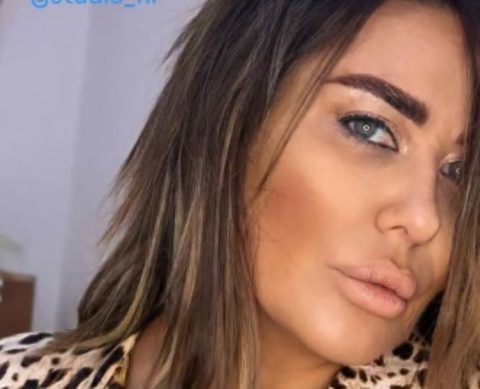 Ана Николиќ ја покажа баба си која ги дувна свеќичките за својот 87-ми роденден