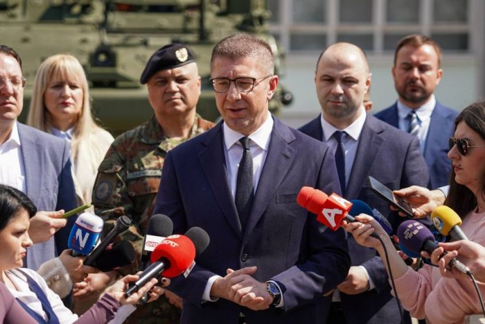 МИЦКОСКИ: Македонската Армија се засилува со 17 оклопни возила „страјкер“ од САД, Владата ќе продолжи да инвестира во безбедноста