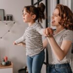 Како пофалбите за трудот во детството влијаат врз подоцнежното однесување кај луѓето