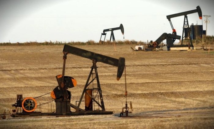 Иран се закани: Подгответе се за цена на нафтата од 200 долари за барел