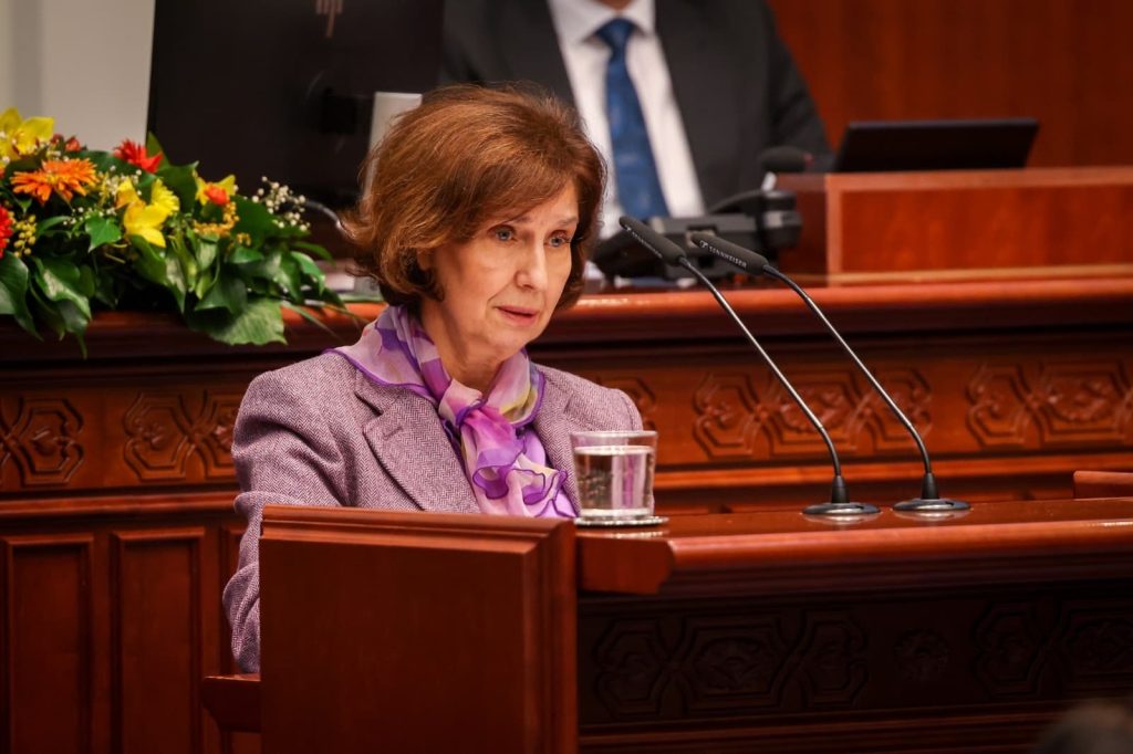 Сиљановска-Давкова за годишнината од трагедијата во Кочани: Ништо не може да ја намали болката на семејствата