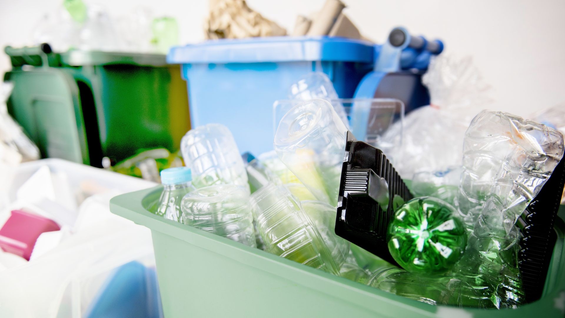 Европа го одвојува отпадот дома, ние уште немаме навики и култура: Колку заостануваме во рециклирањето?