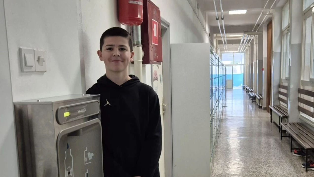 Идејата на Патрик оживеа во училишниот ходник: Ја намалува потрошувачката на нездрави сокови