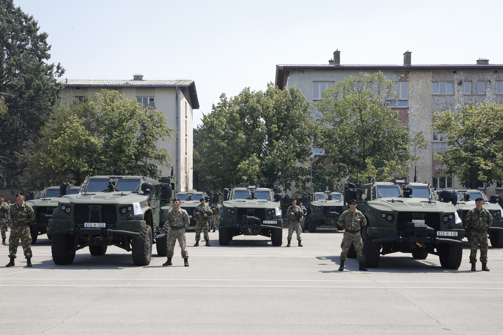 Уште година – две војниците ќе се тушираат од импровизиран чеп! Обезбедени 12 милиони евра за обнова на објектите