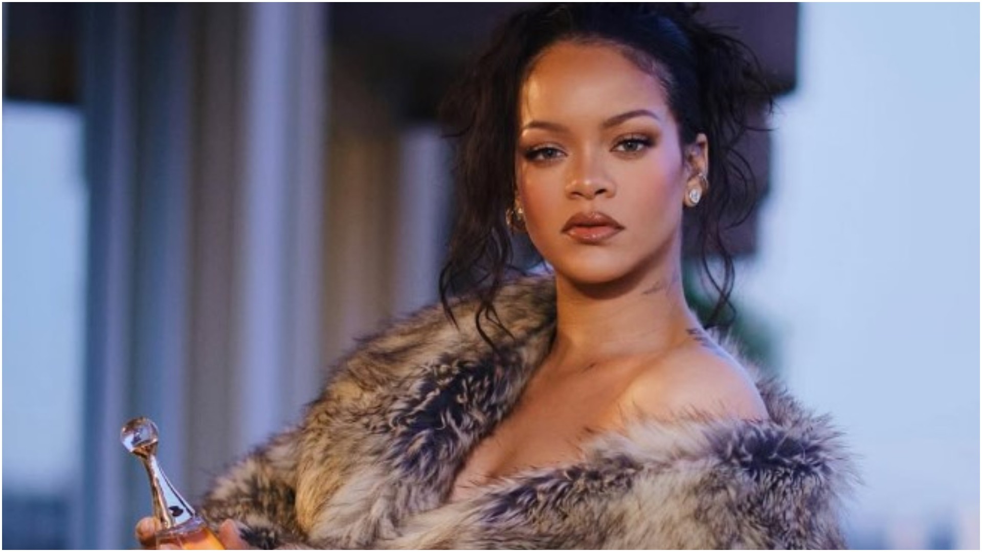 Пукање кон куќата на Ријана, додека таа била дома: уапсено е едно лице