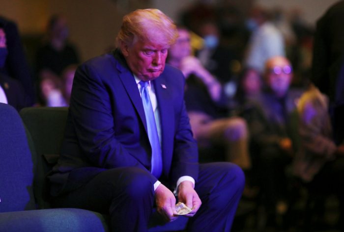 ТРАМП: Ако некоја земја сака да испрати нафта во Куба токму сега, немам проблем со тоа, без разлика дали е тоа Русија или не