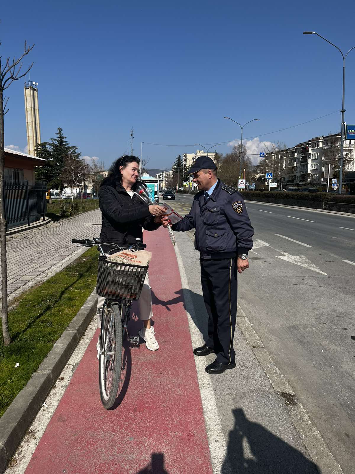 СВР Охрид со цвеќе кон припадничките на понежниот пол