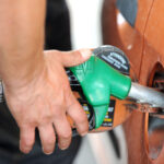 Горивата на повеќето бензински пумпи поевтини за два денари