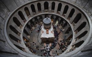 Дел од проектил паднал во близина на храмот на Светиот гроб во Ерусалим