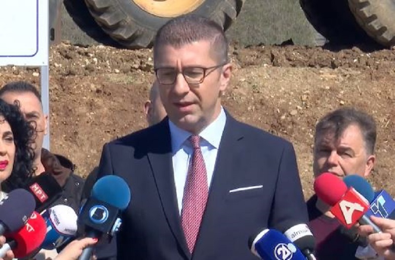 Нема потреба од кризна состојба – горивото во земјава е најевтино и го имаме доволно, вели Мицкоски