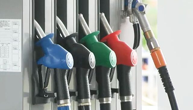 Ситуацијата на бензинските пумпи во Хрватска се влошува од час во час, започна недостигот