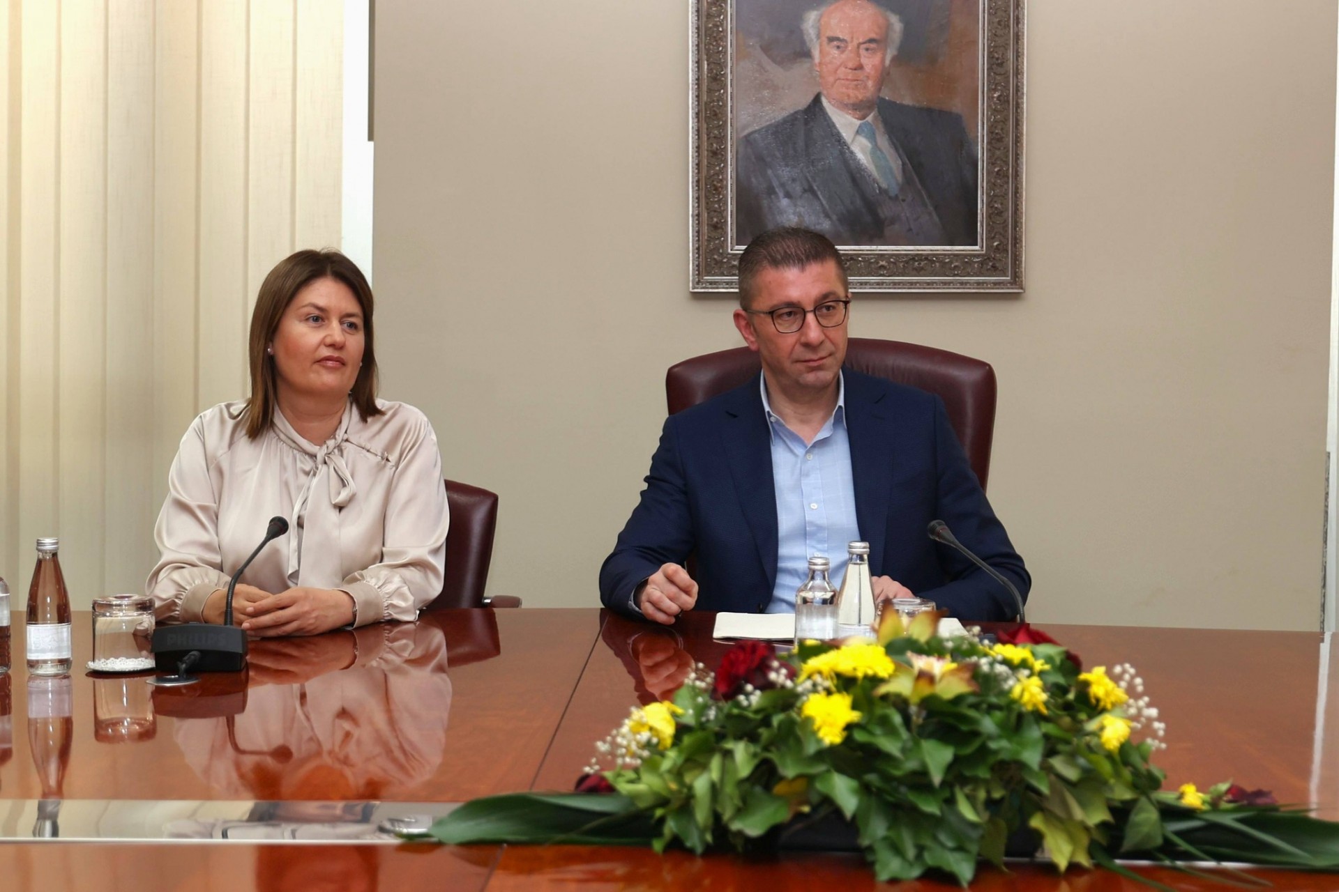 Мицкоски се сретна со претставници од нафтените компании - каква е состојбата со залихите?