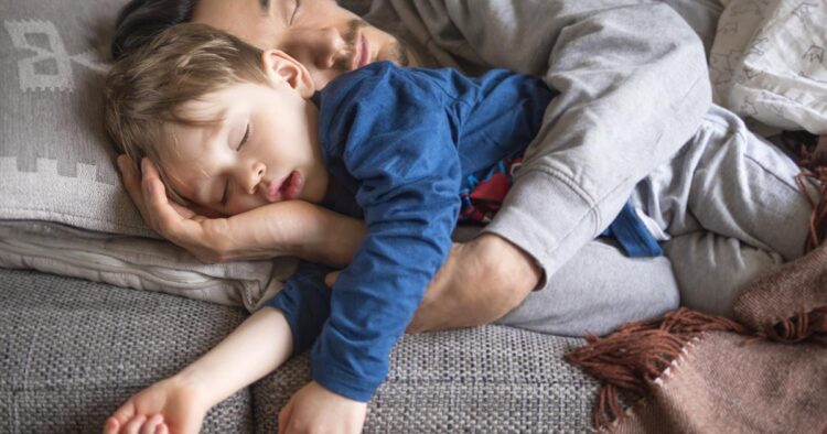 ВОДИЧ ЗА РОДИТЕЛИ: Каде завршува попустливоста, а почнува воспитувањето?