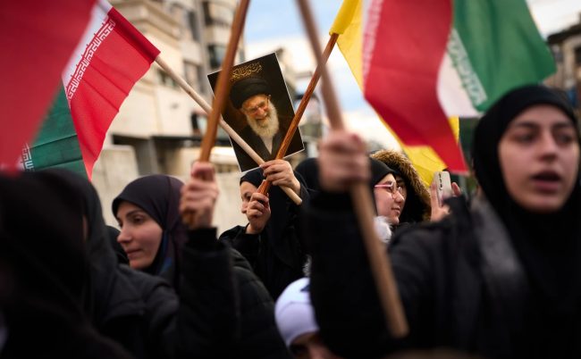 ТРАМП ВЕЛИ ДЕКА РАЗГОВОРИТЕ СО ИРАН ОДАТ ДОБРО, ГИ ОДЛОЖИ НАПАДИТЕ ВРЗ ЕЛЕКТРАНИТЕ ЗА УШТЕ 10 ДЕНА