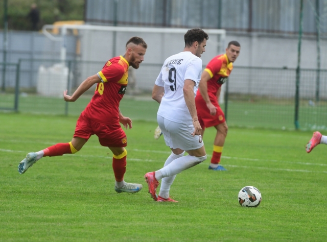 Едно полувреме доволно за Струга да ја растури Македонија ЃП